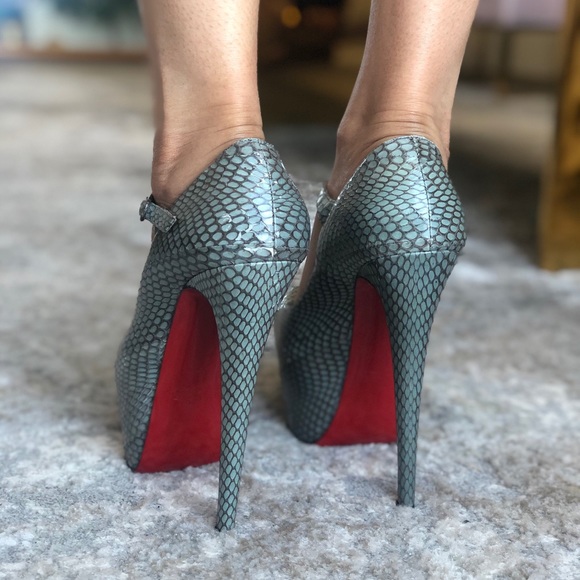 Christian Louboutin Daffodile  Platform Pumps - Picture 12 of 13